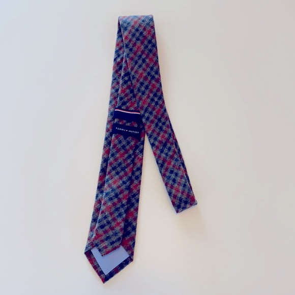 Tommy Hilfiger Plaid Neck Tie - Picture 2 of 4